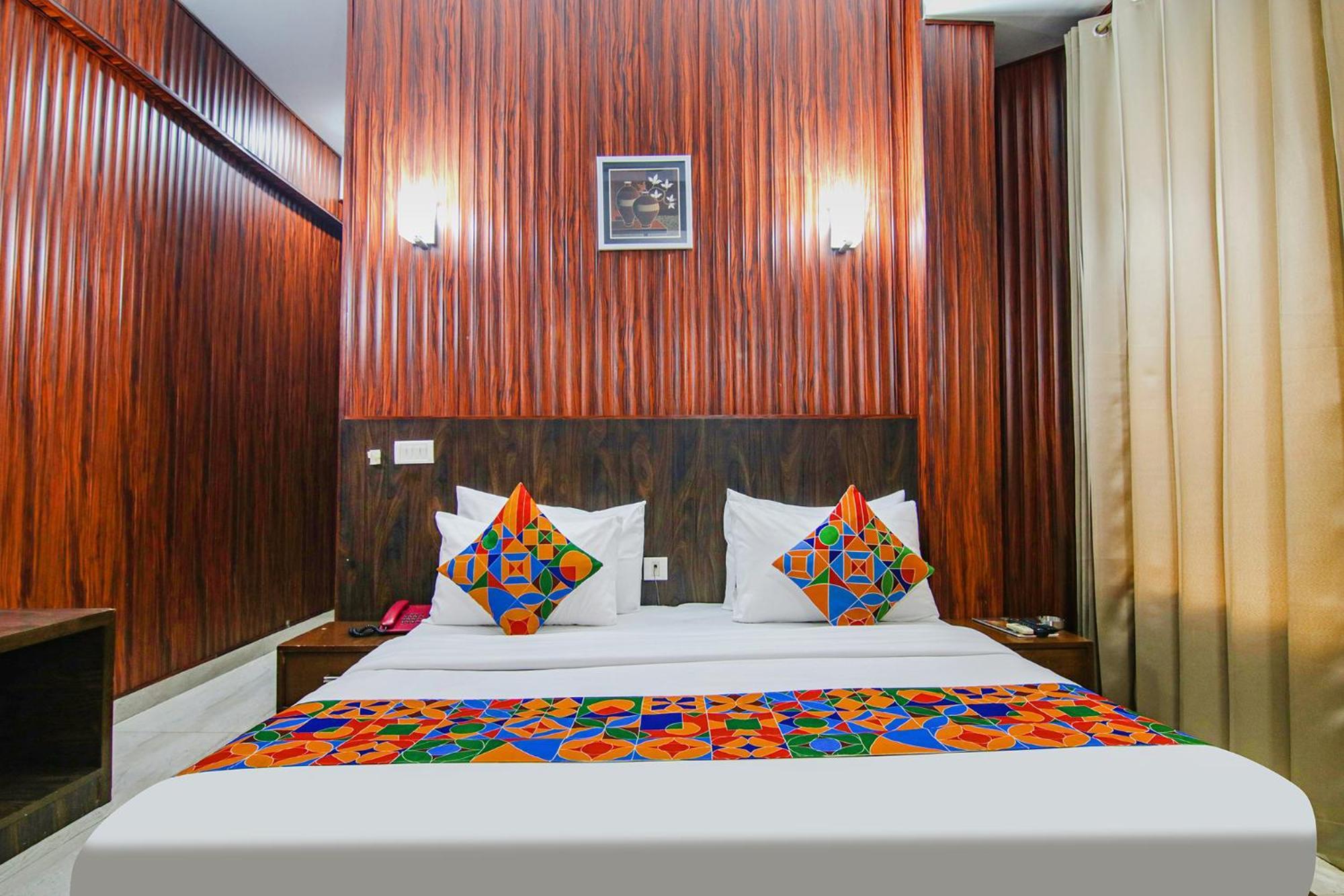 Fabhotel Prime The Rivlet Mg Road Гургаон Экстерьер фото