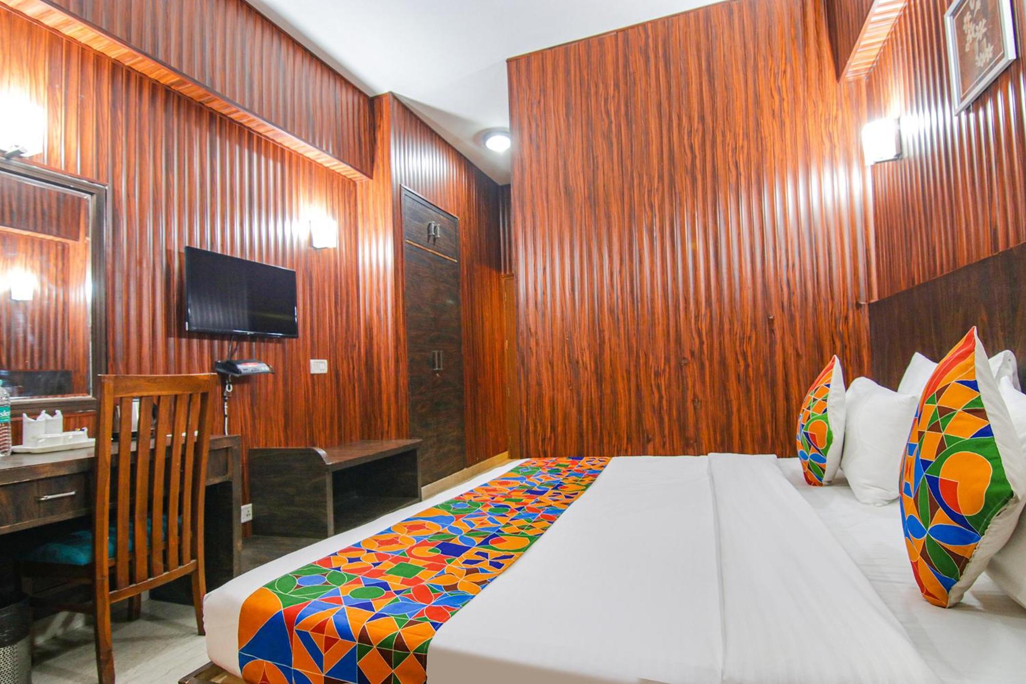 Fabhotel Prime The Rivlet Mg Road Гургаон Экстерьер фото
