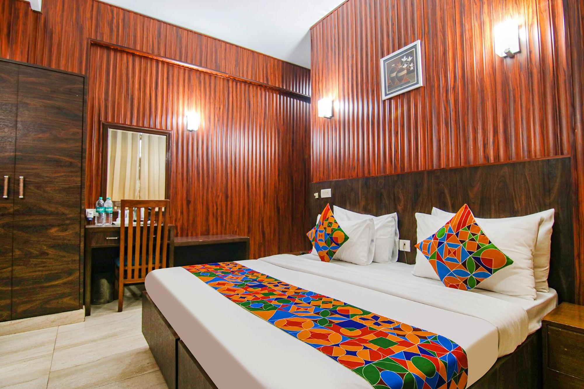 Fabhotel Prime The Rivlet Mg Road Гургаон Экстерьер фото