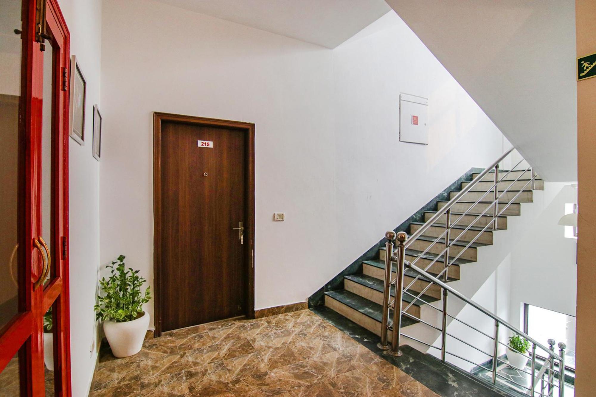 Fabhotel Prime The Rivlet Mg Road Гургаон Экстерьер фото