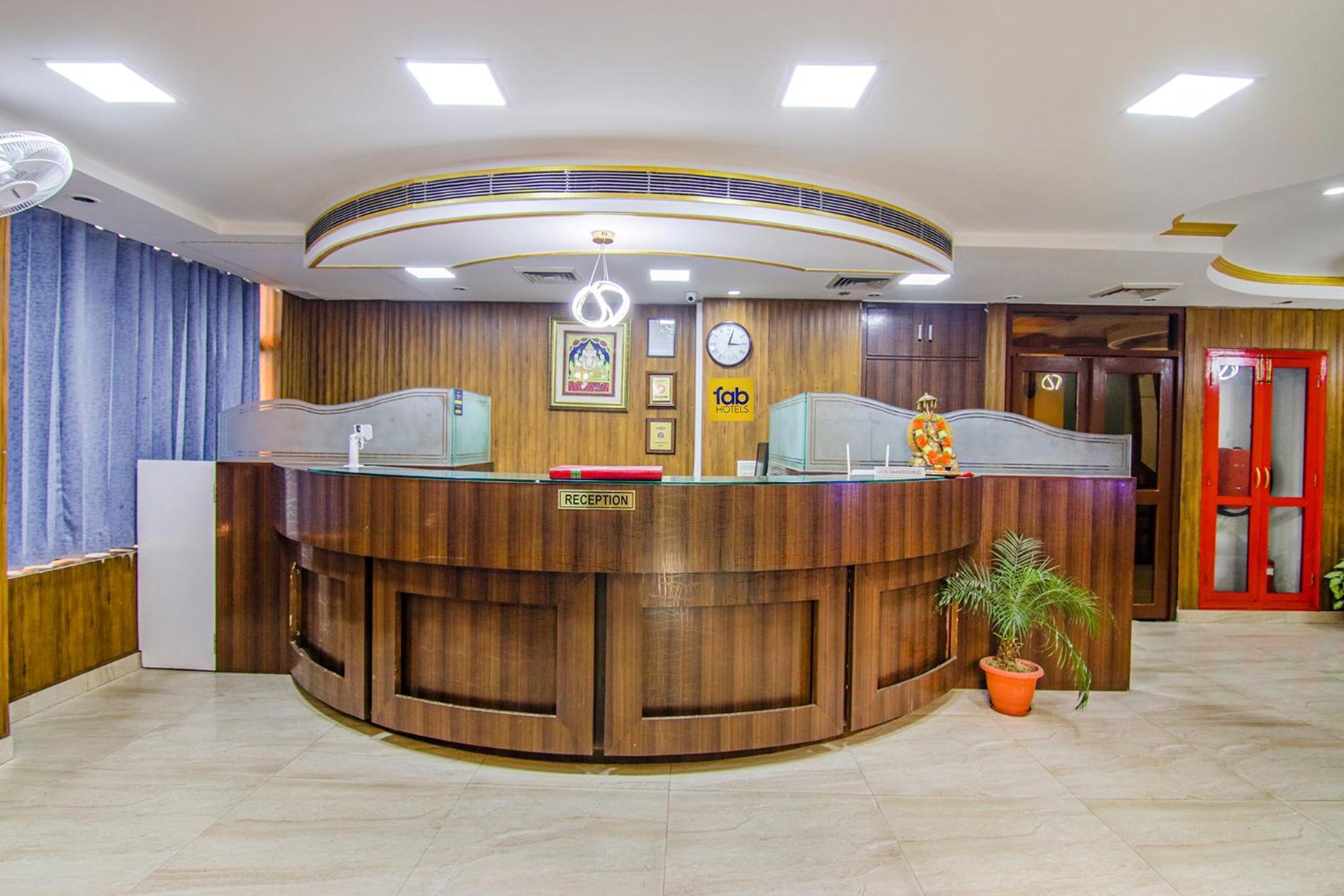 Fabhotel Prime The Rivlet Mg Road Гургаон Экстерьер фото