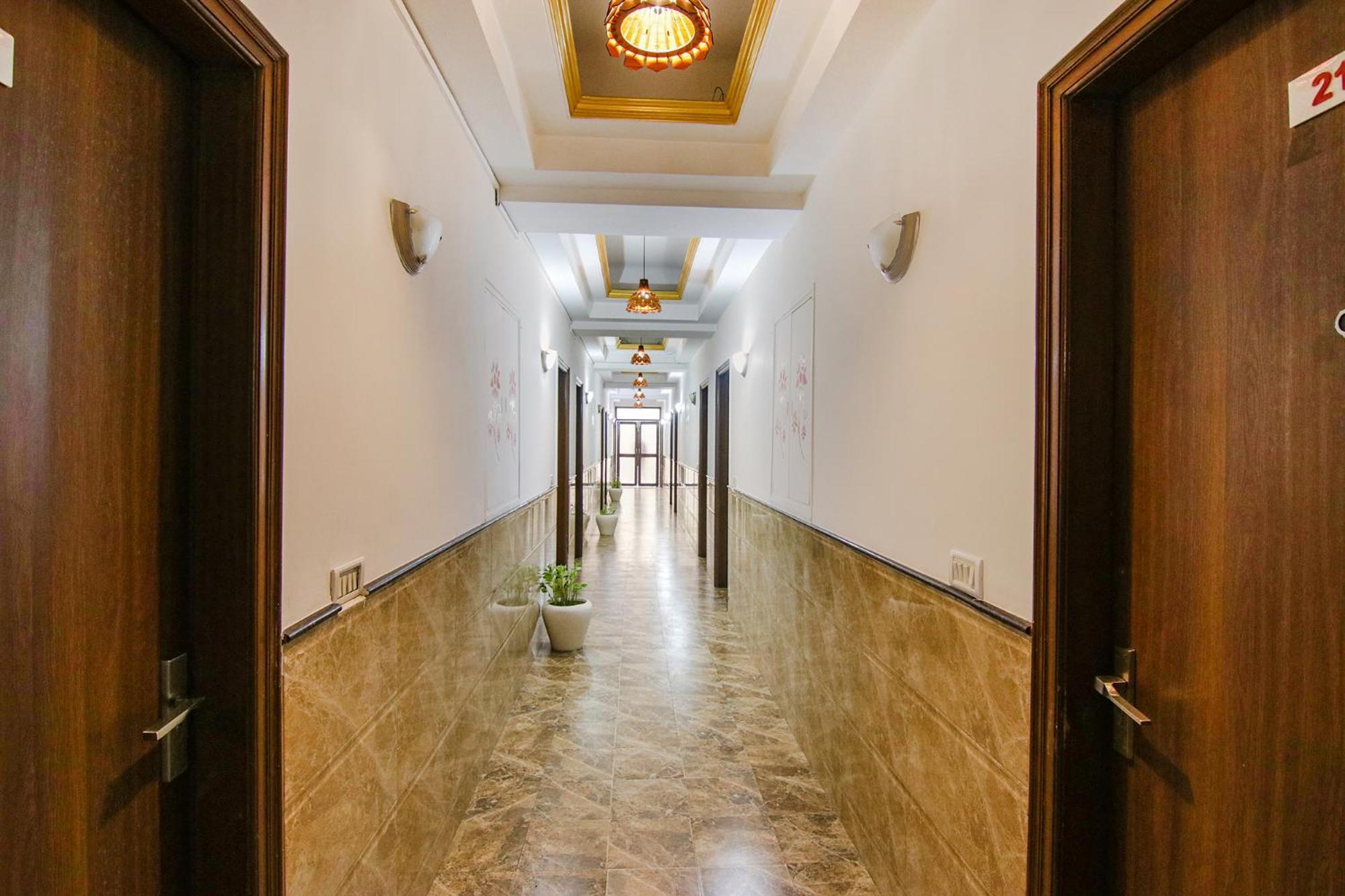 Fabhotel Prime The Rivlet Mg Road Гургаон Экстерьер фото