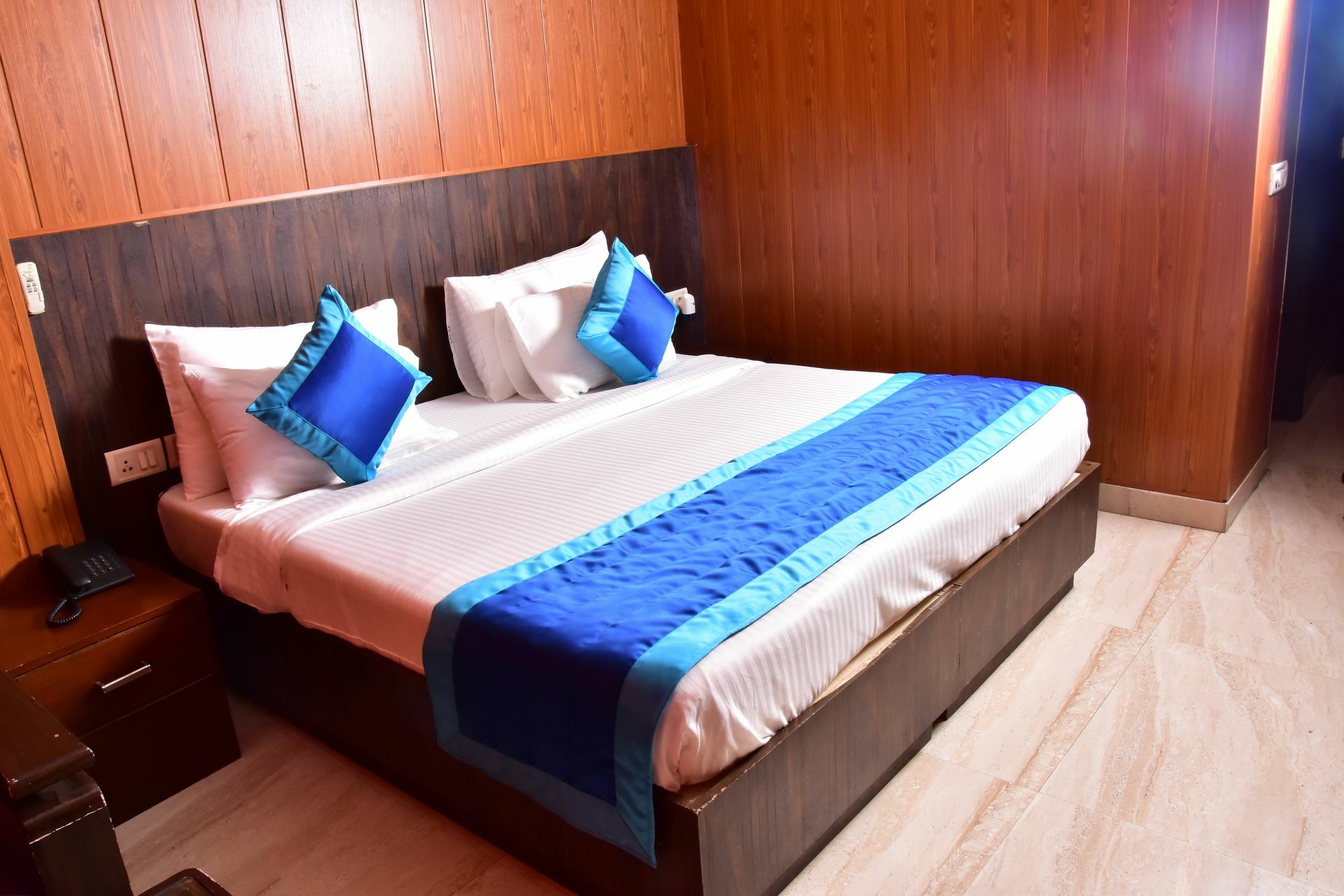 Fabhotel Prime The Rivlet Mg Road Гургаон Экстерьер фото